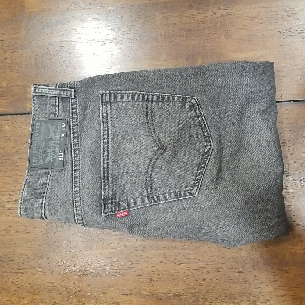 Black Levi's 511 36x32